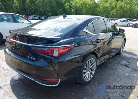 2019 Lexus Es 300H Luxury/Ultra Luxury z USA, uszkodzony, nr VIN JTHB21B10K2007177